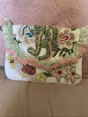 Embroidered White Floral Beaded Fringe Clutch